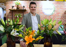 Mike Groenewegen van Gentily toonde het assortiment aan de klanten op de beurs.